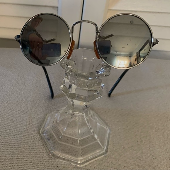 Round small silver mirrored Sunglasses Vintage 90s John Lennon main image 6